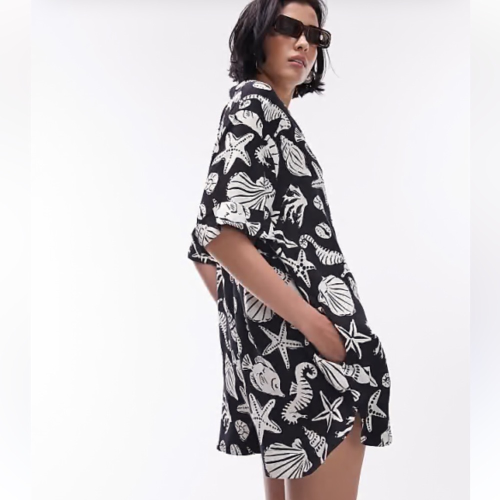 Topshop Black and White Seashell Print Button Down Short Romper Size S/M
